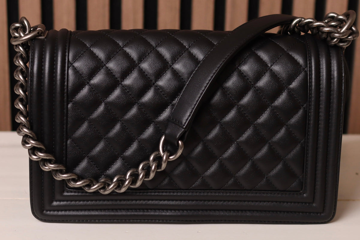 Chanel - Boy Medium