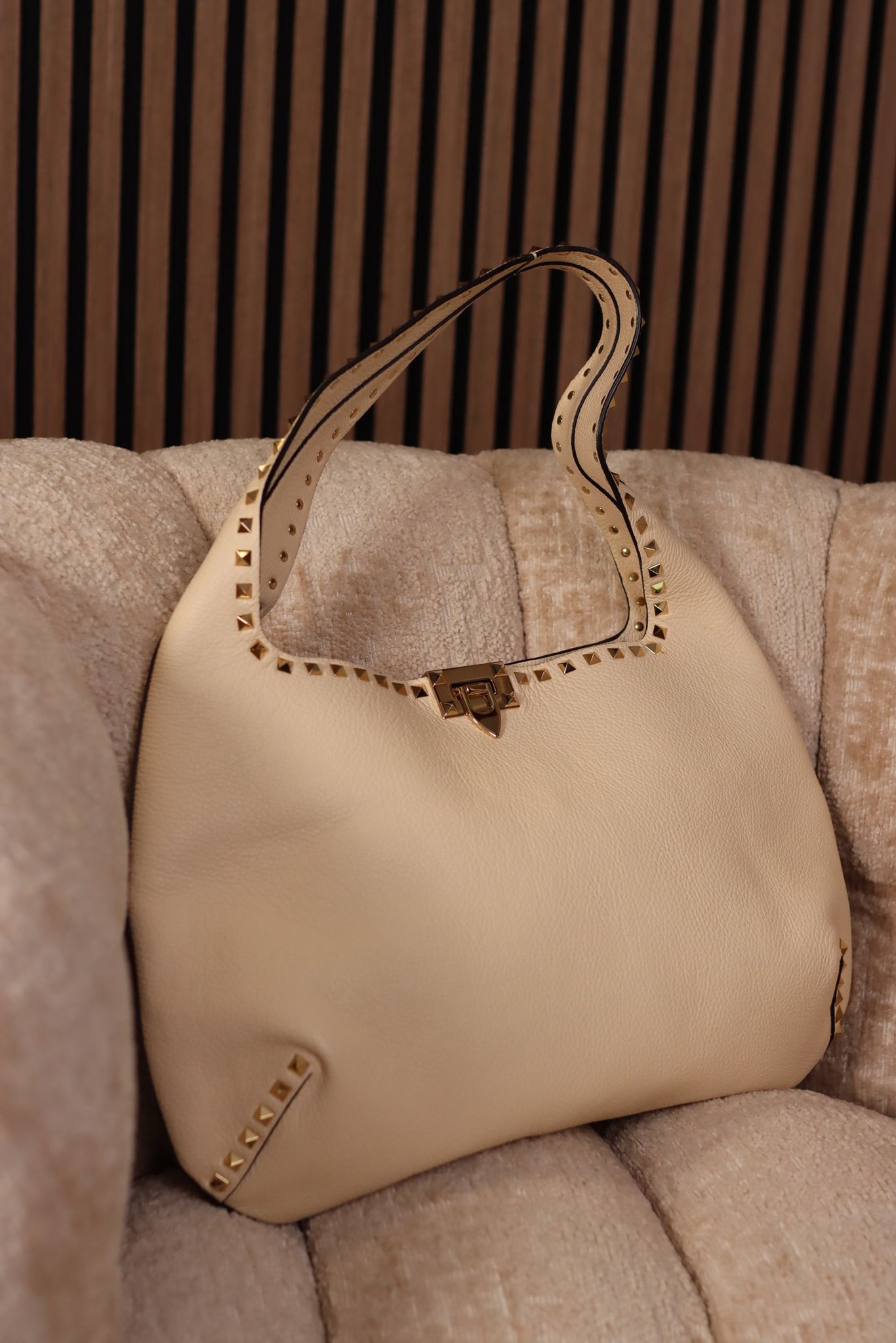 Valentino Garavani - Rockstud Hobo Bag