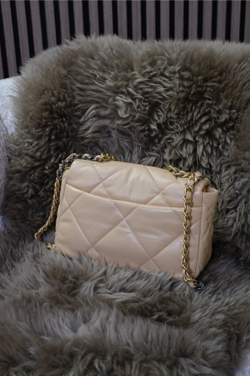 CHANEL - Classic Flap 19