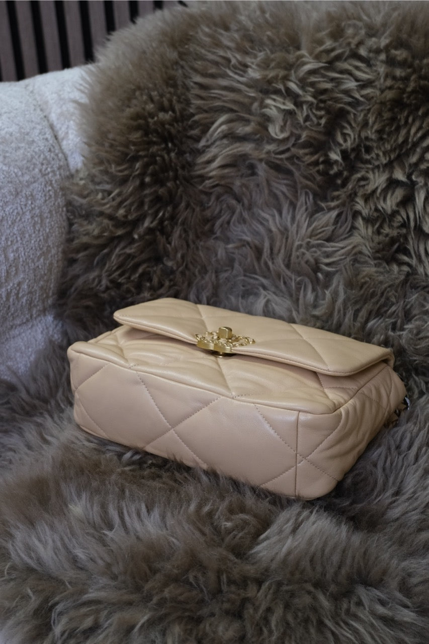 CHANEL - Classic Flap 19