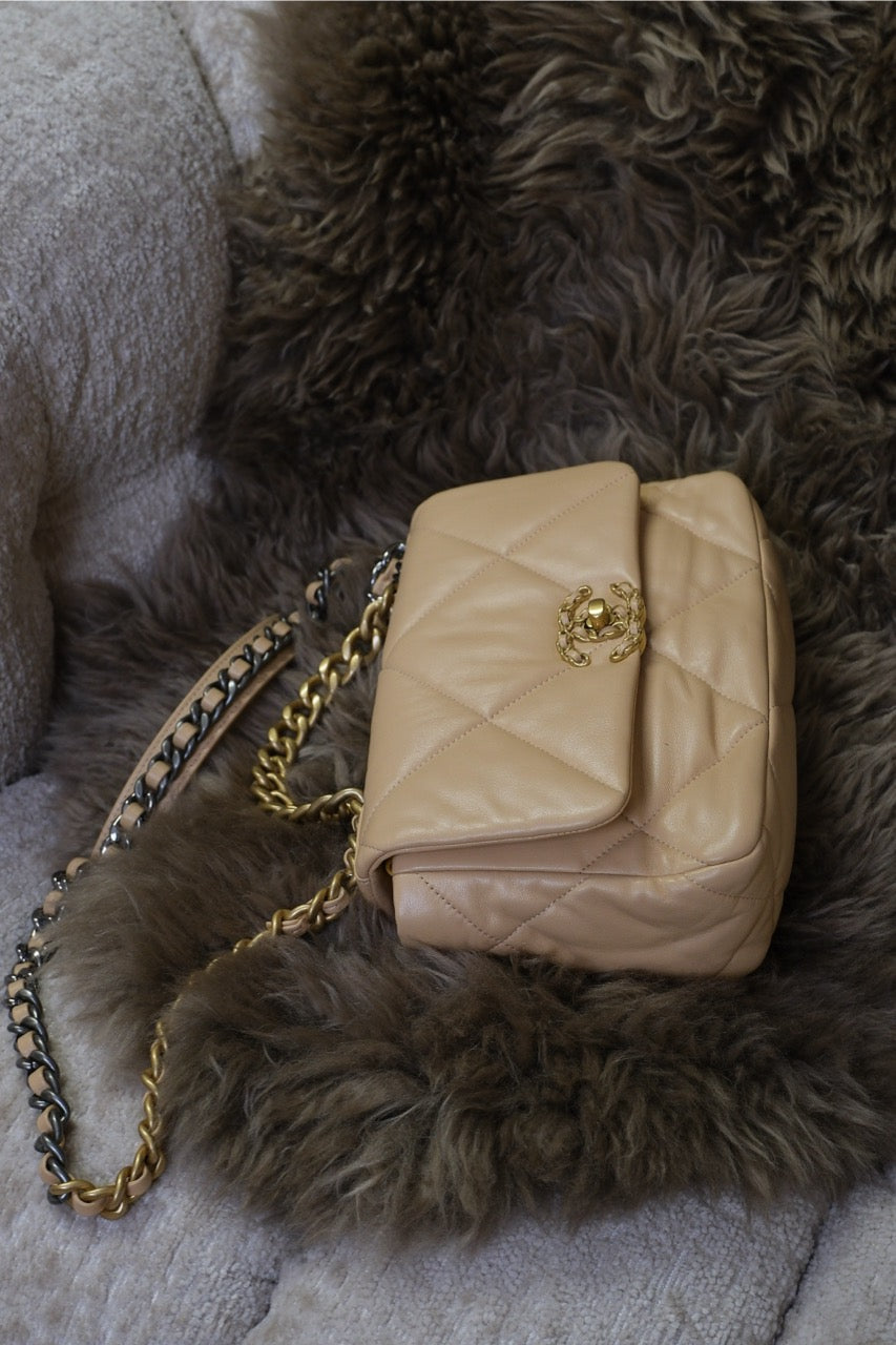 CHANEL - Classic Flap 19