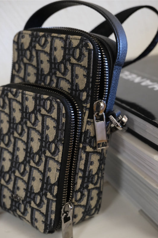 Dior - Vertical Wallet mit Strap