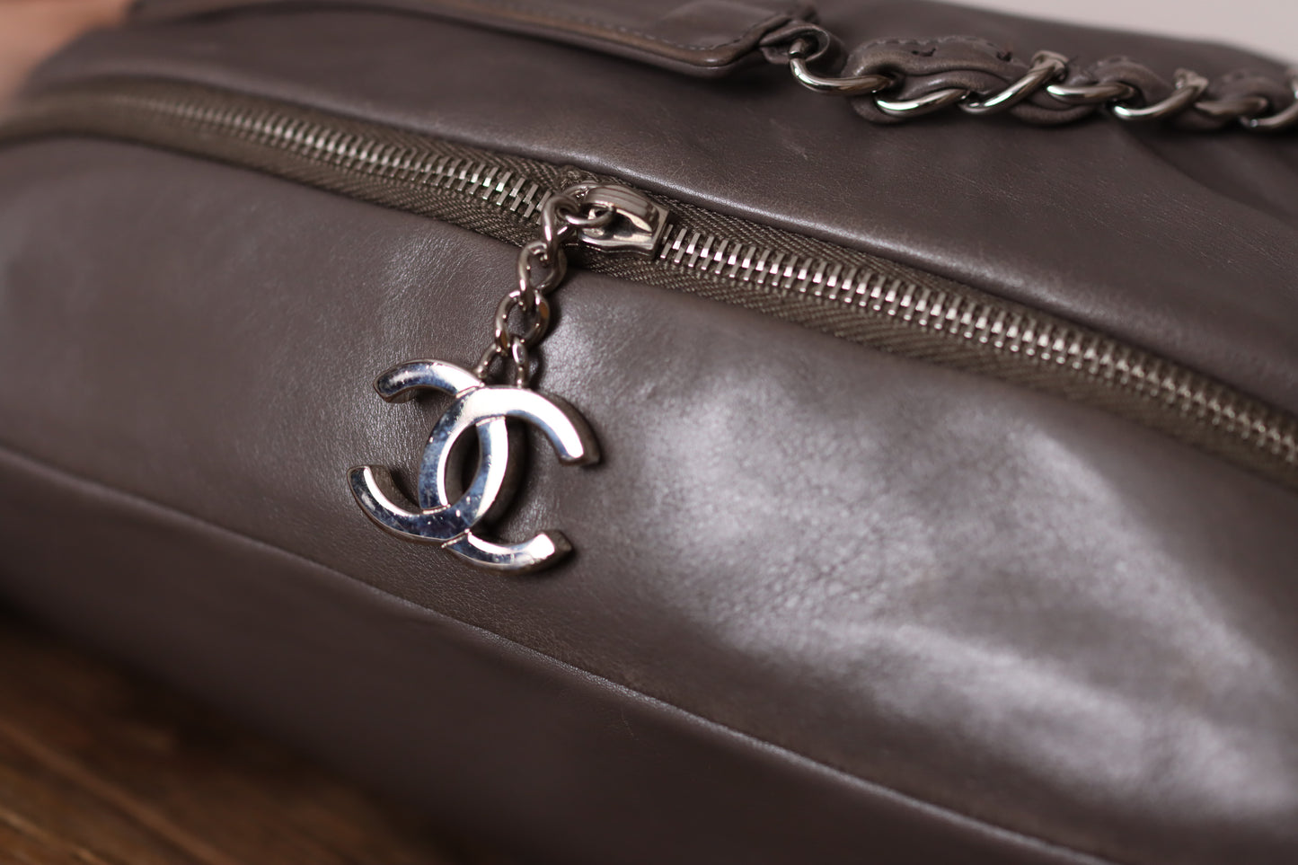 Chanel -  Graffiti Leder Schultertasche