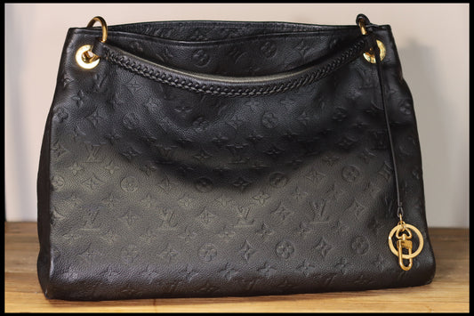 Louis Vuitton - Artsy MM