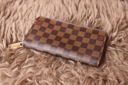 Louis Vuitton - Zippy Wallet