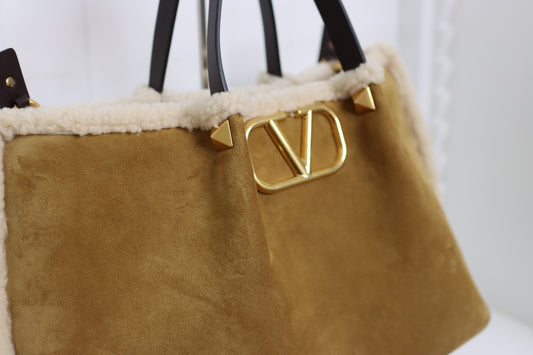 Valentino Garavani - Signature Medium Tote - Havana Beige
