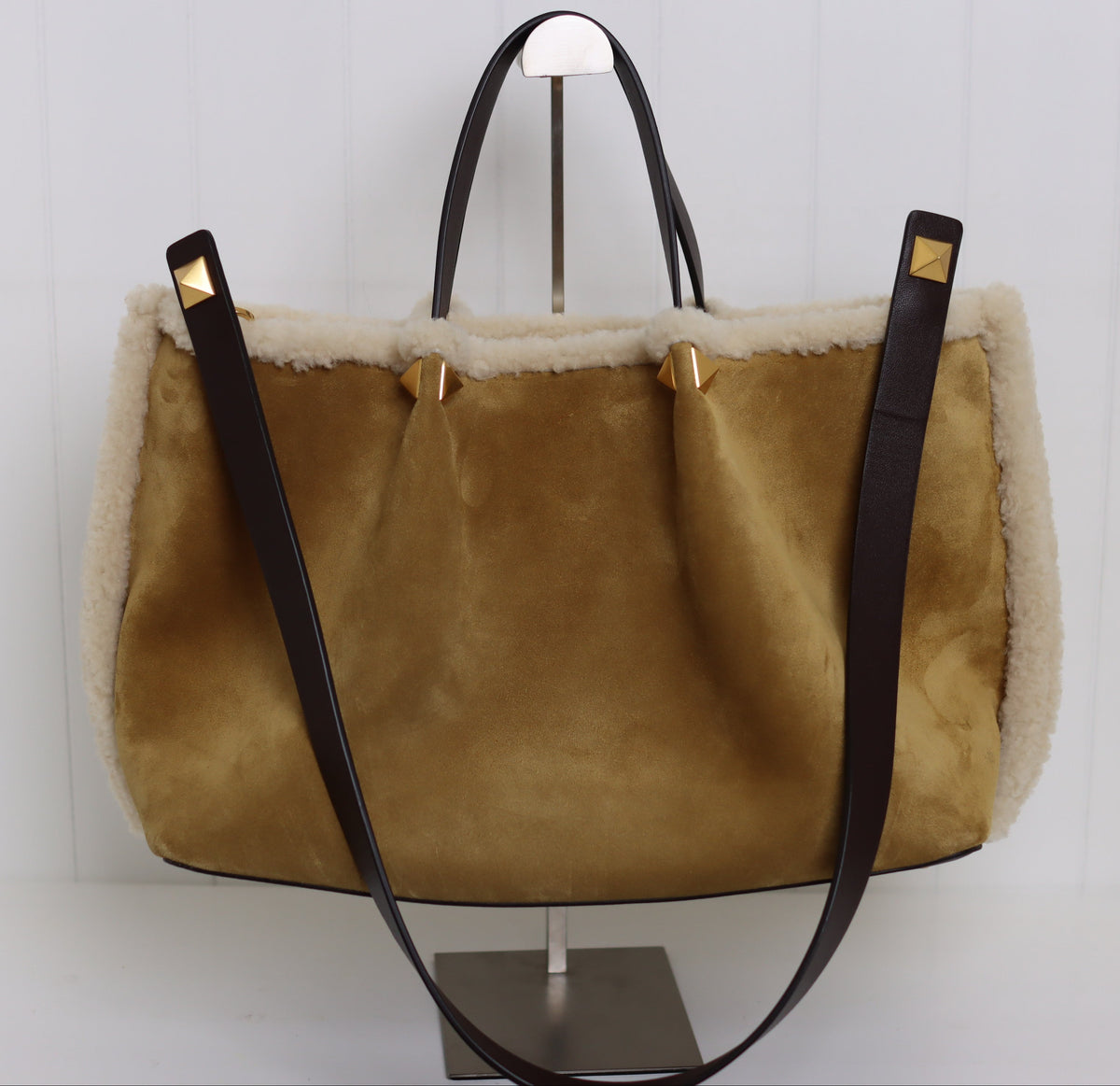 Valentino Garavani - Signature Medium Tote - Havana Beige