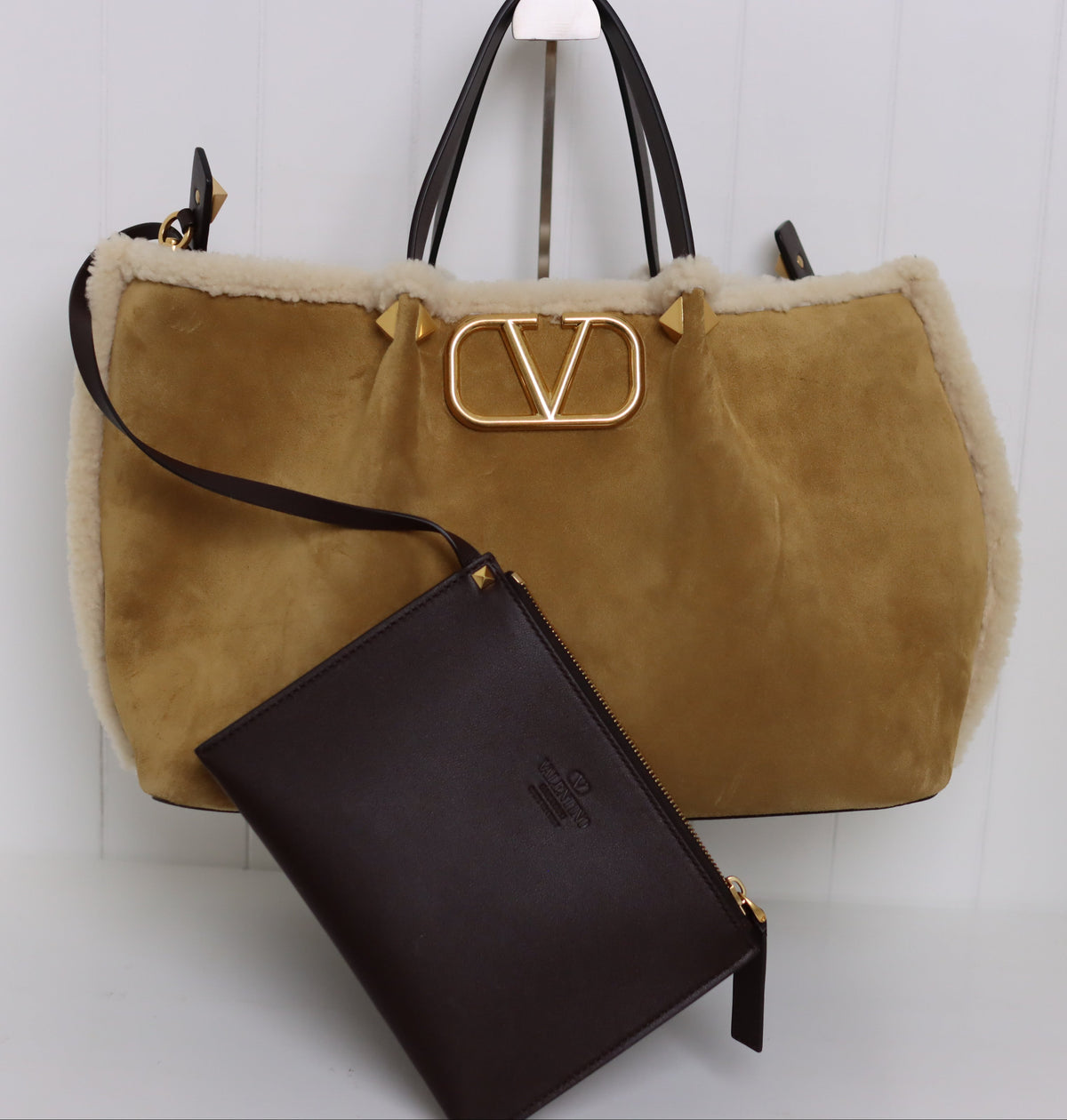 Valentino Garavani - Signature Medium Tote - Havana Beige