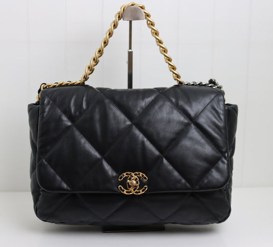 Chanel - Maxi 19