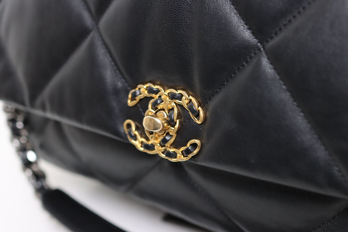 Chanel - Maxi 19