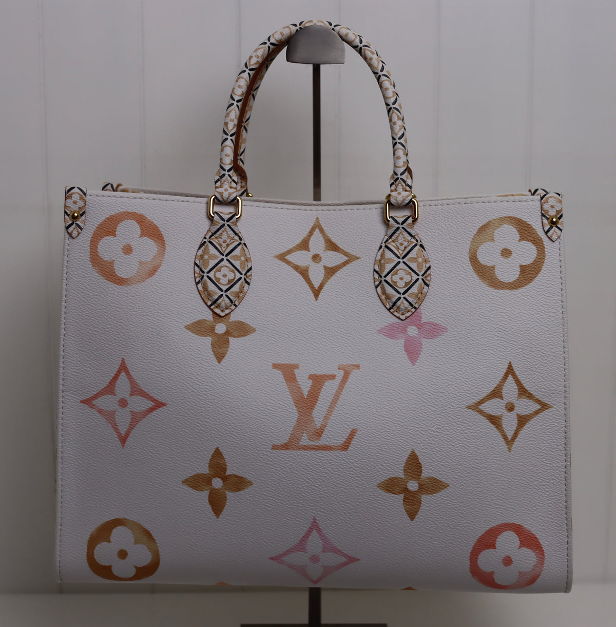 Louis Vuitton - OnTheGo MM - By The Pool