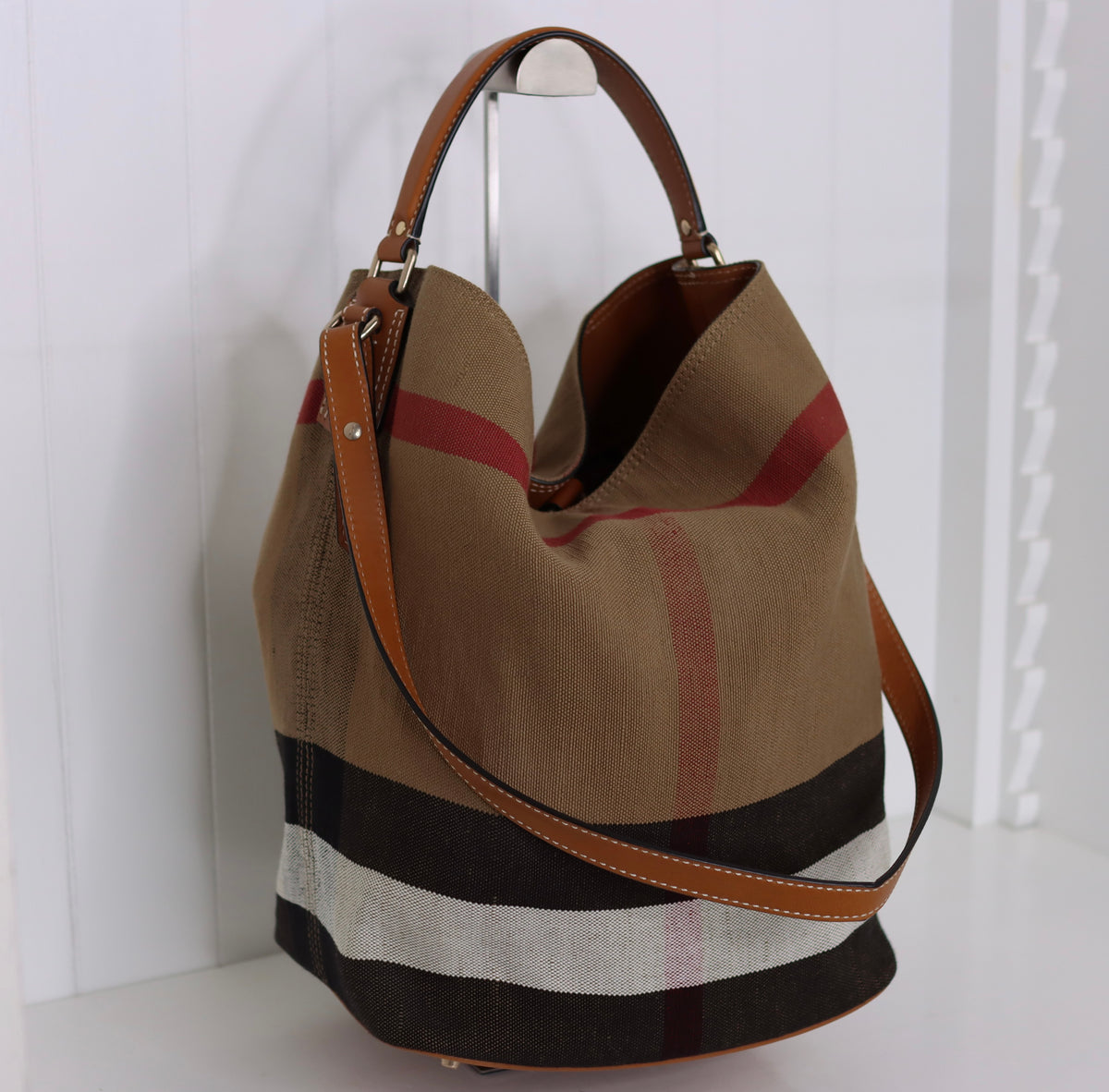 Burberry - Ashby Hobo Bag - Canvas