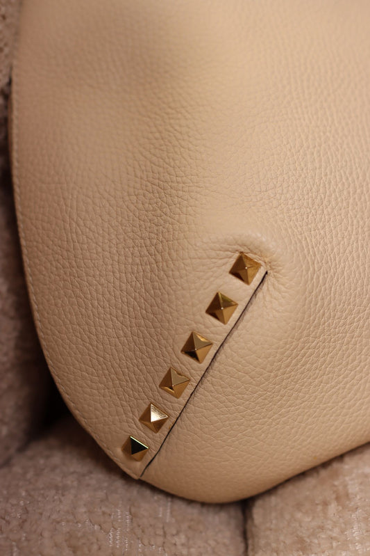 Valentino Garavani - Rockstud Hobo Bag